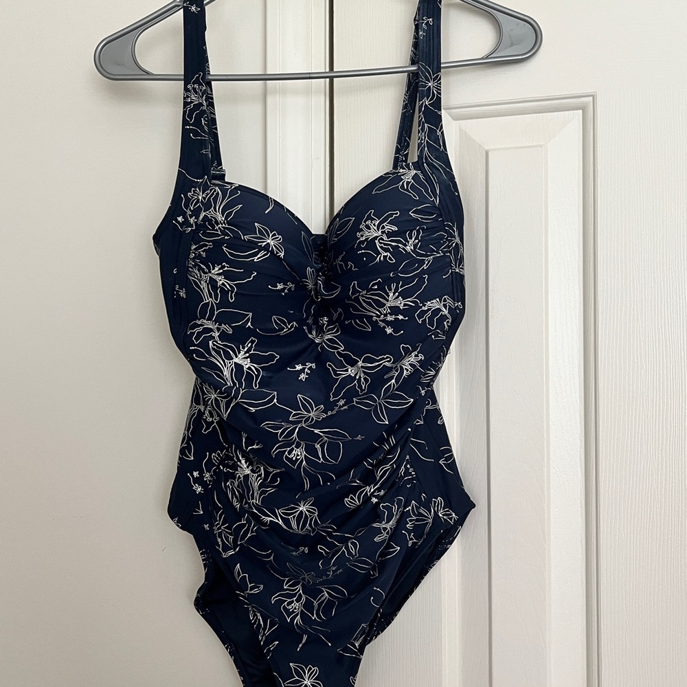 One piece swimsuit